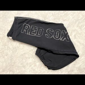 Boston Red Sox 3/4 length sweatpants - Medium